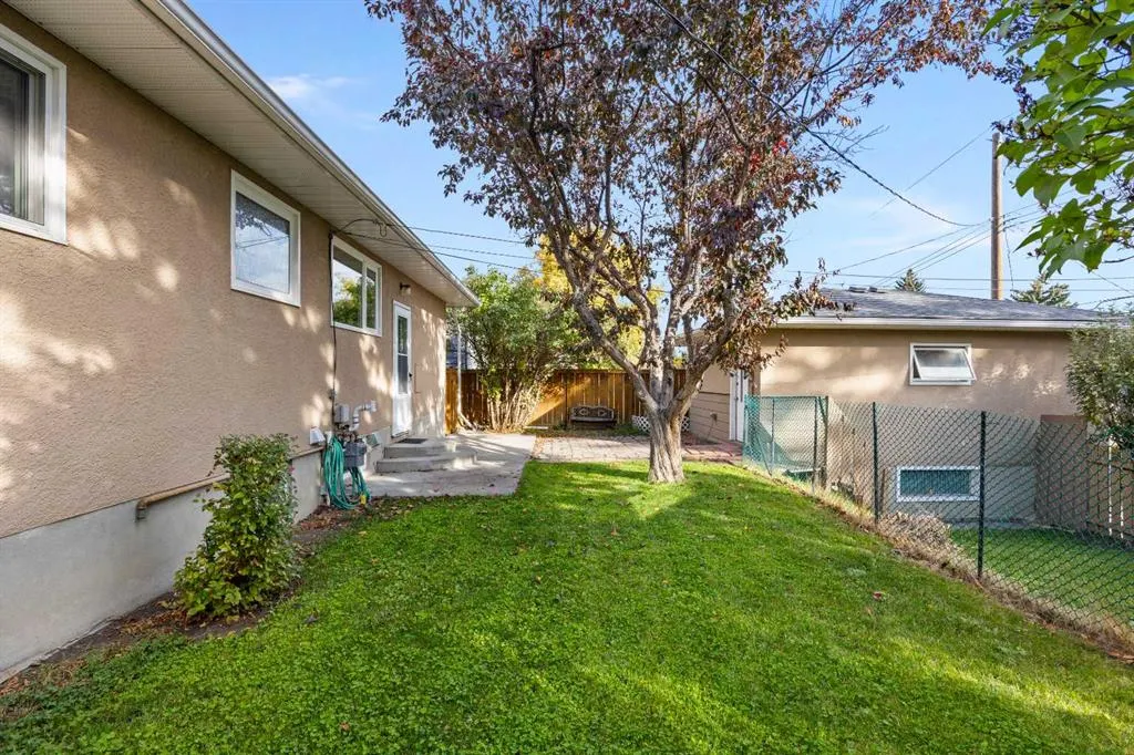 48 Selkirk Drive SW