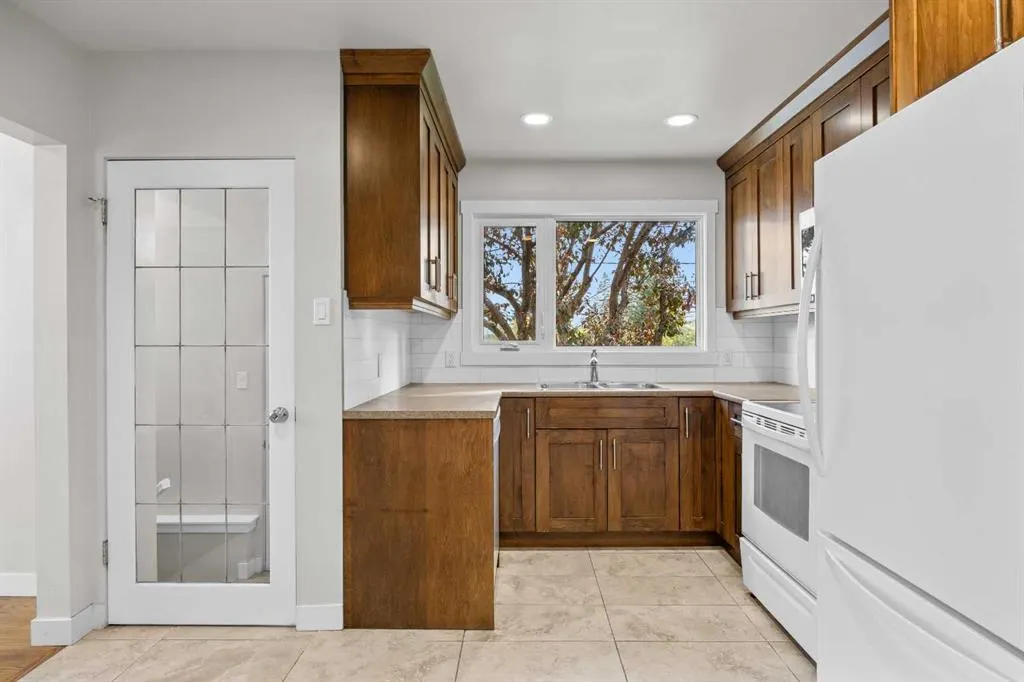 48 Selkirk Drive SW