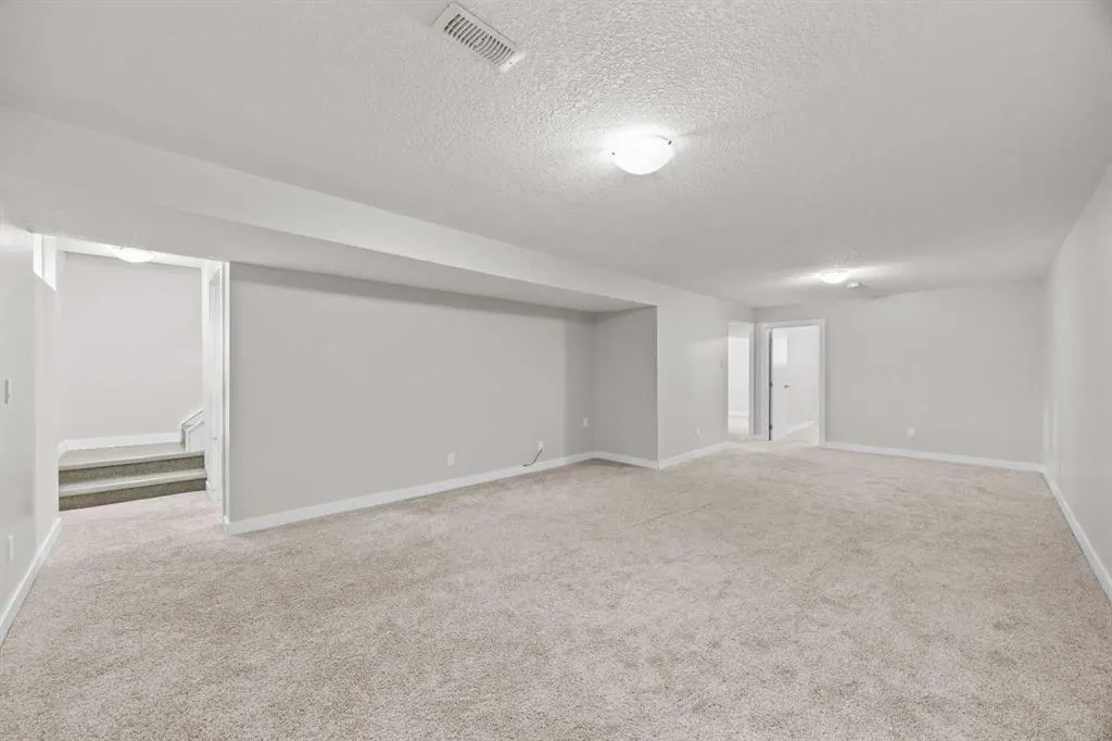 48 Selkirk Drive SW