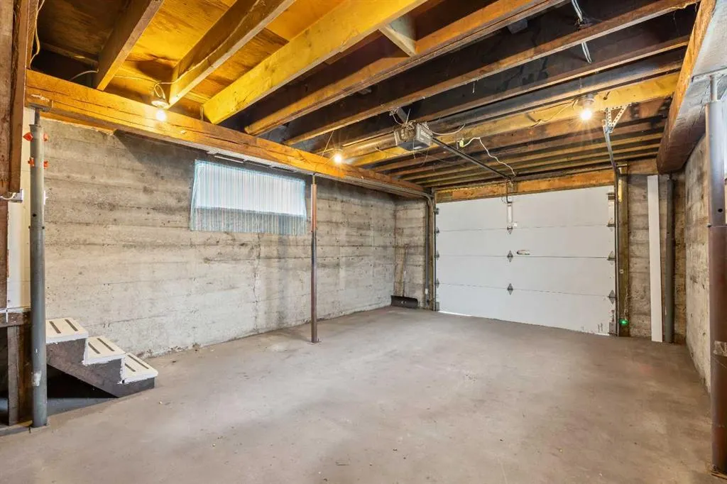 48 Selkirk Drive SW