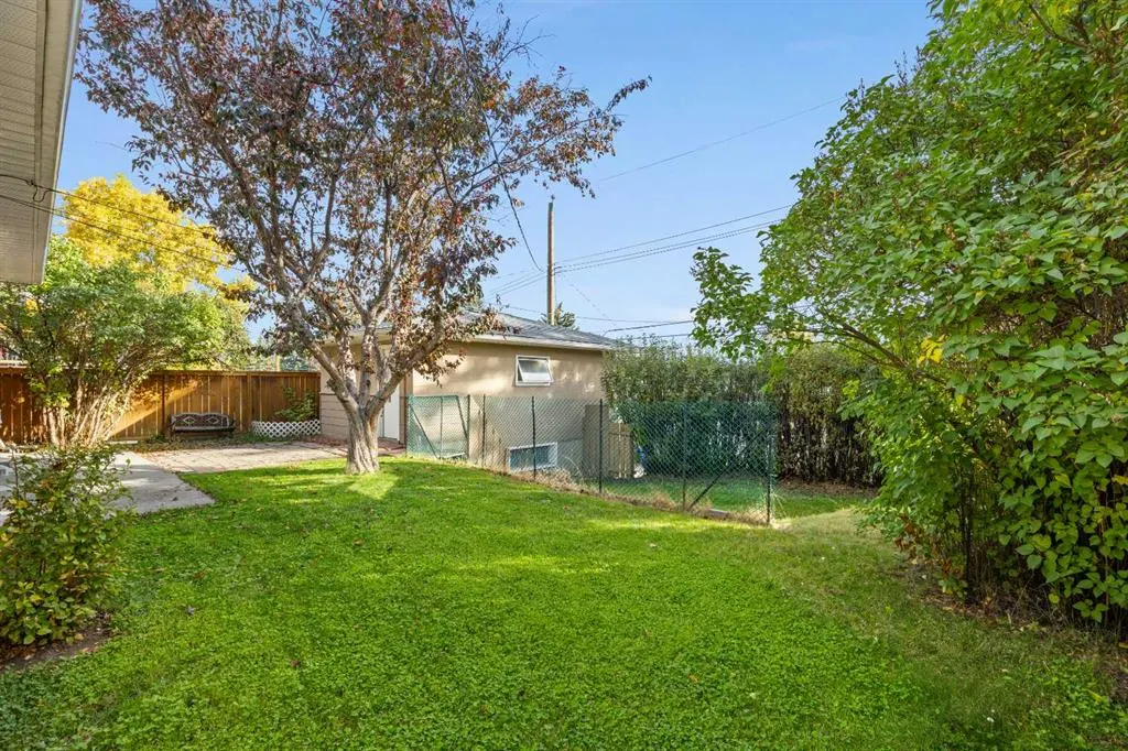 48 Selkirk Drive SW
