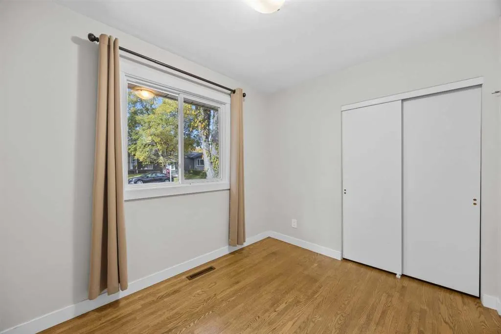 48 Selkirk Drive SW