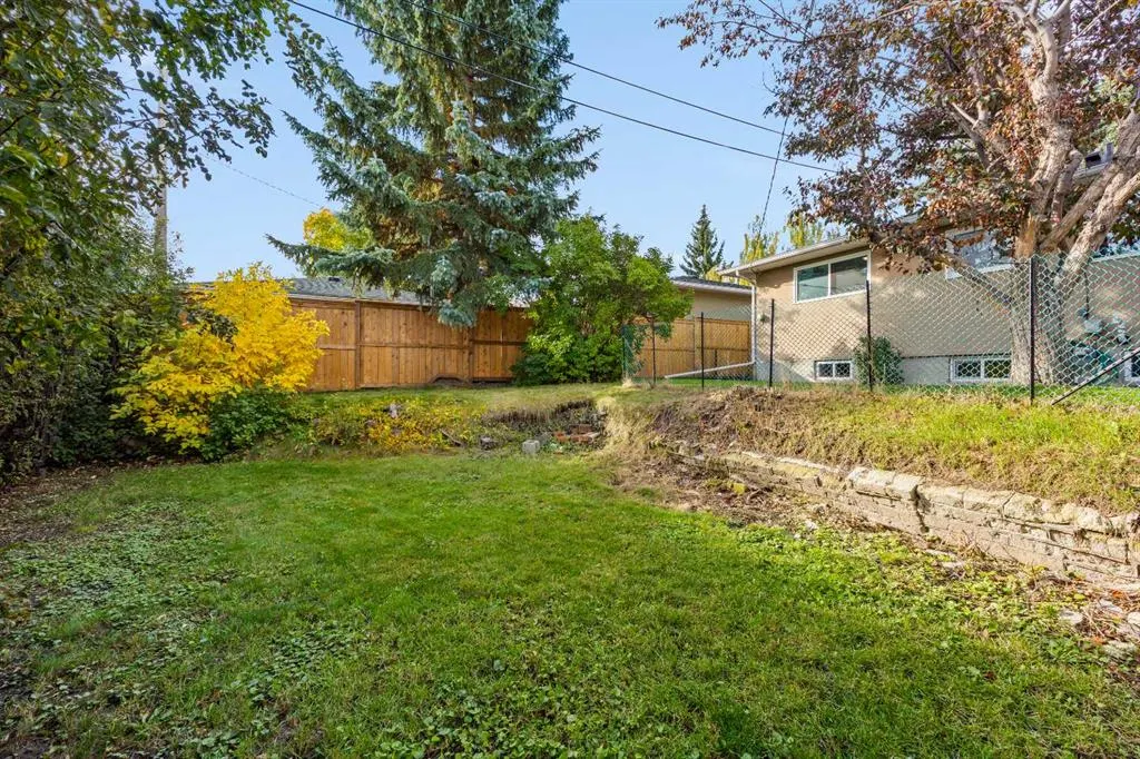 48 Selkirk Drive SW