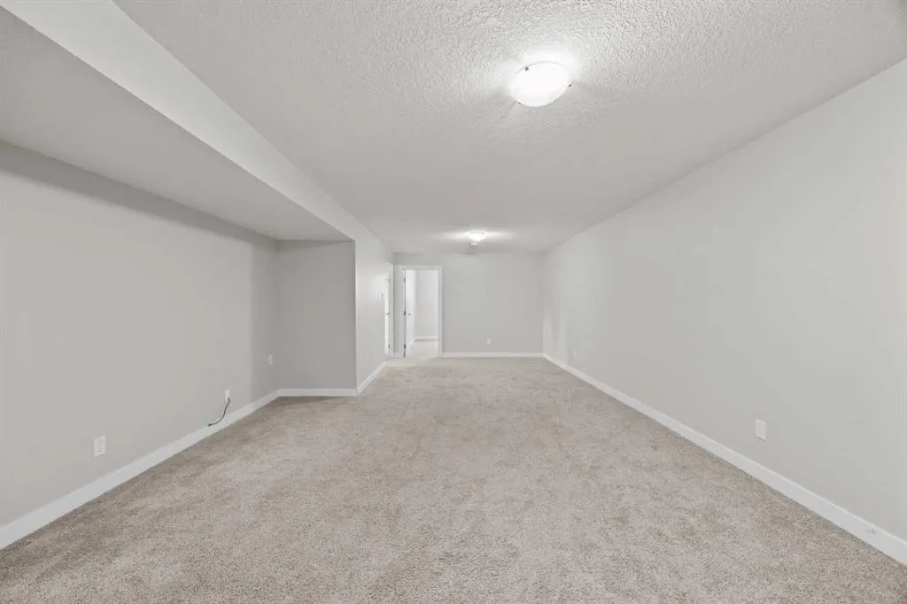 48 Selkirk Drive SW