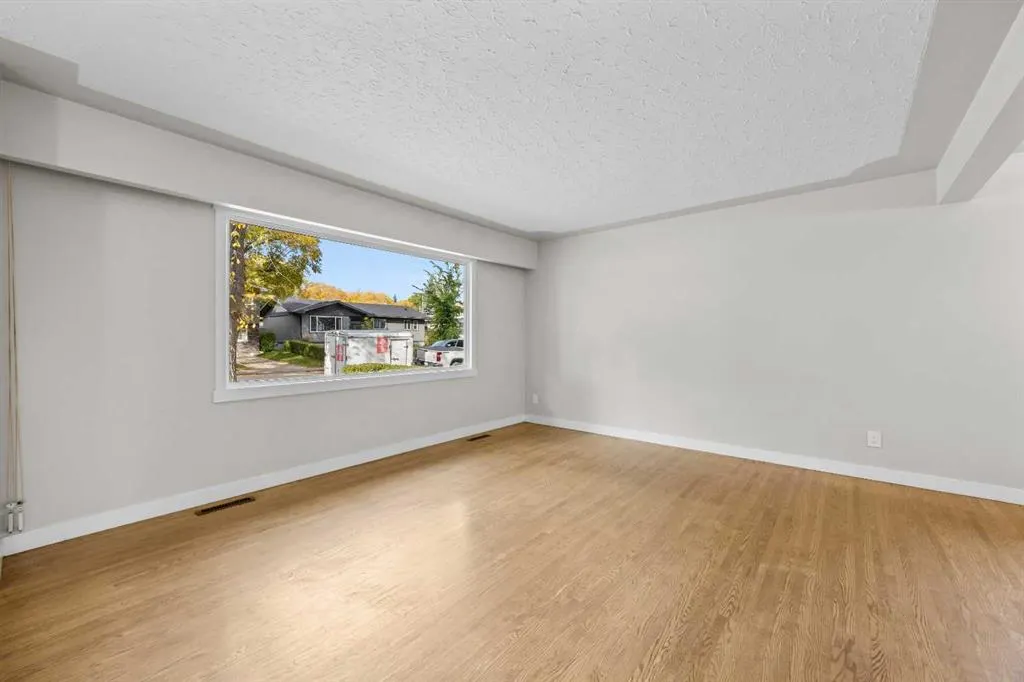 48 Selkirk Drive SW