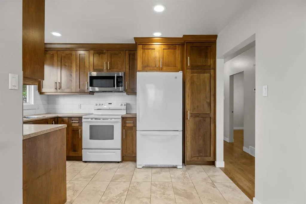 48 Selkirk Drive SW