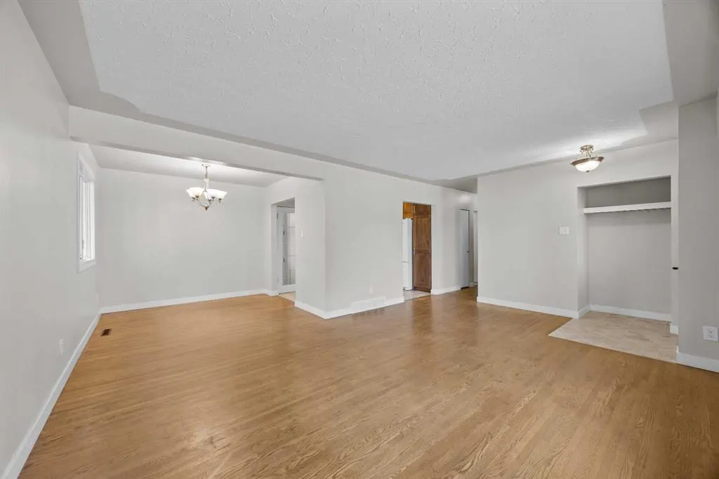 48 Selkirk Drive SW