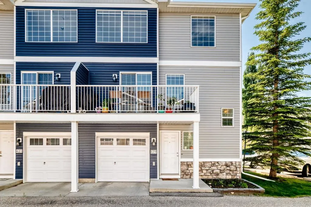 619 Country Village Cape NE
