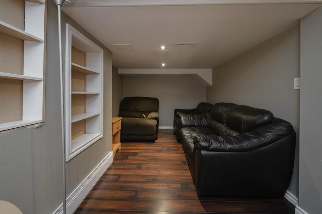 329 Archibald Close