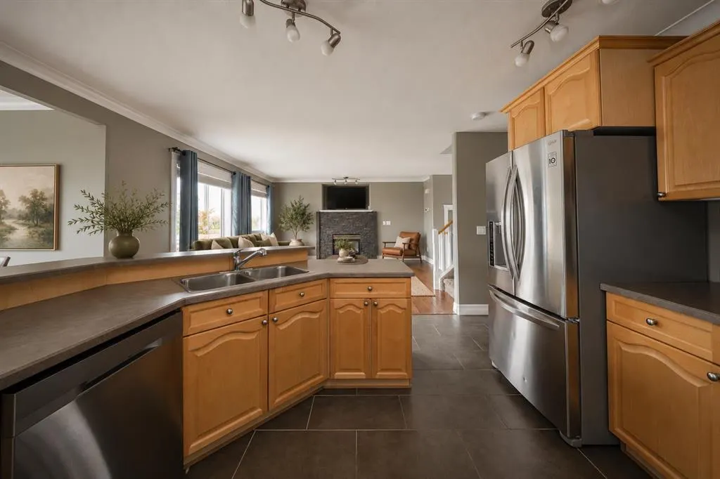 329 Archibald Close