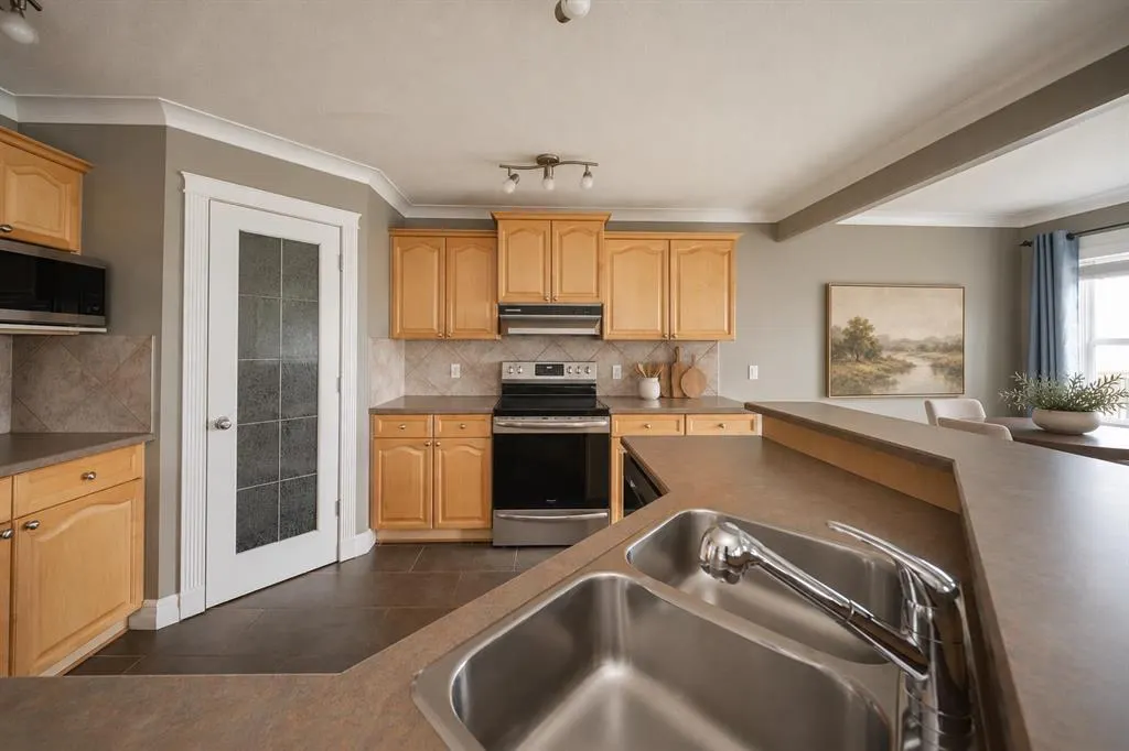 329 Archibald Close