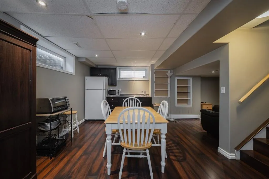 329 Archibald Close