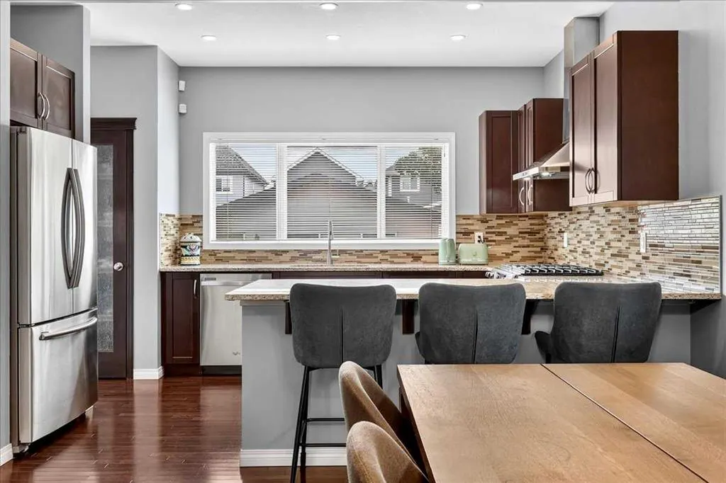 60 Mahogany Grove SE