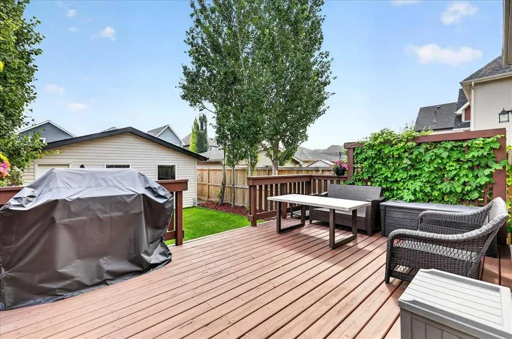 60 Mahogany Grove SE