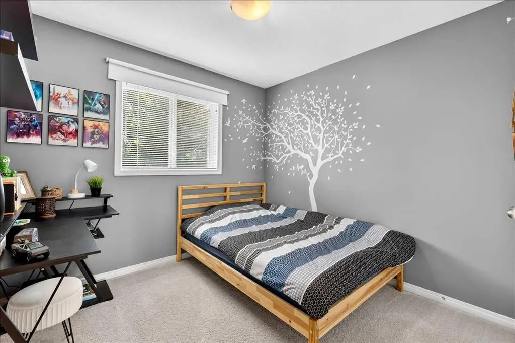 60 Mahogany Grove SE