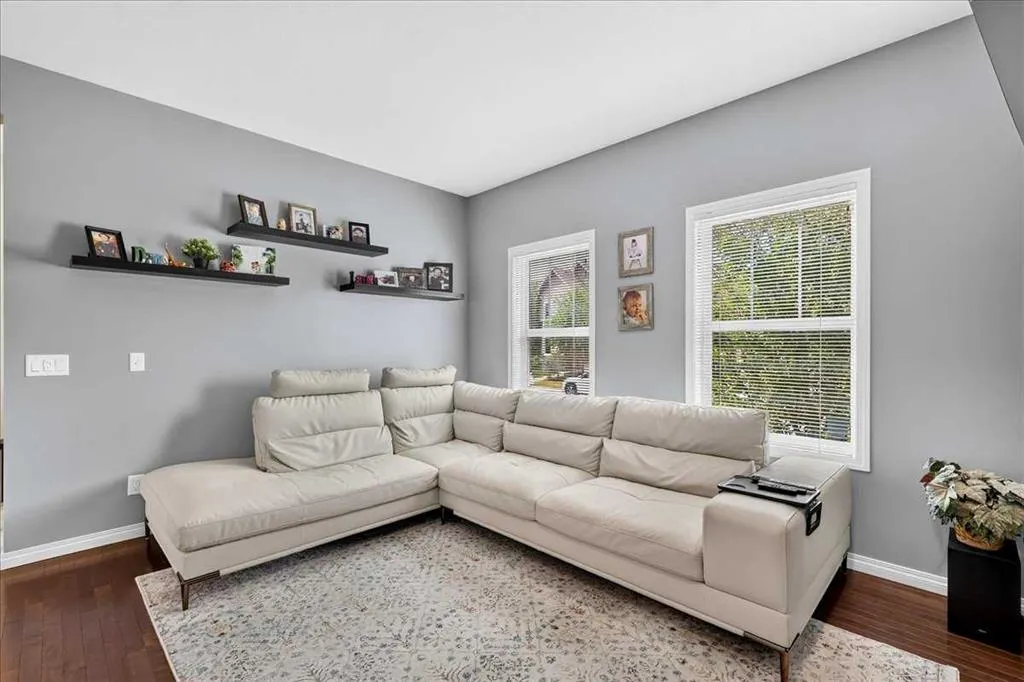 60 Mahogany Grove SE