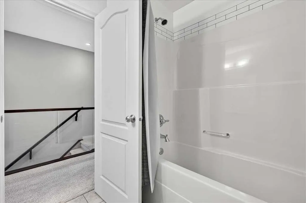 60 Mahogany Grove SE