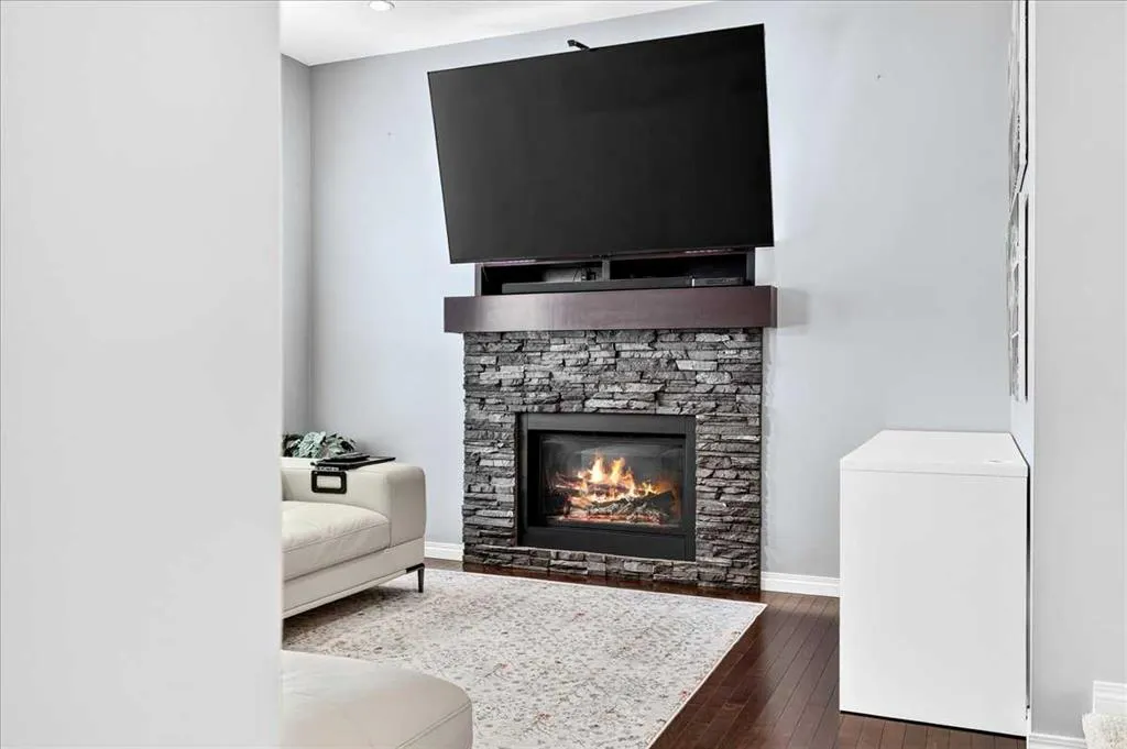 60 Mahogany Grove SE