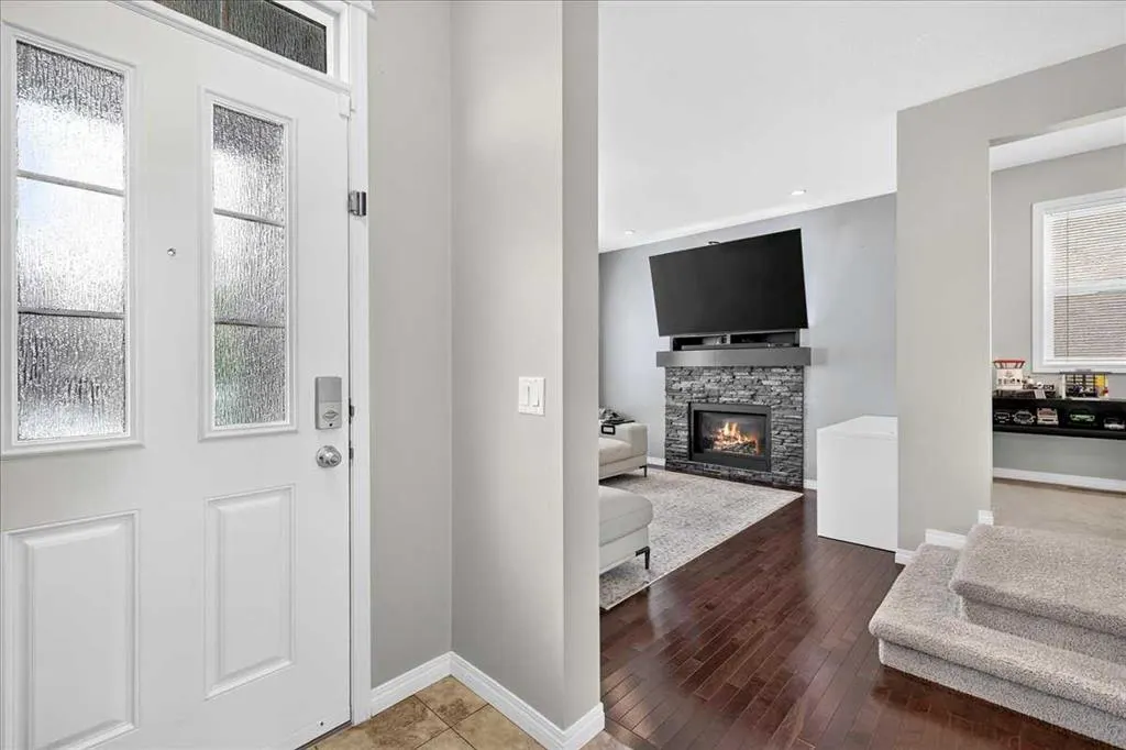 60 Mahogany Grove SE