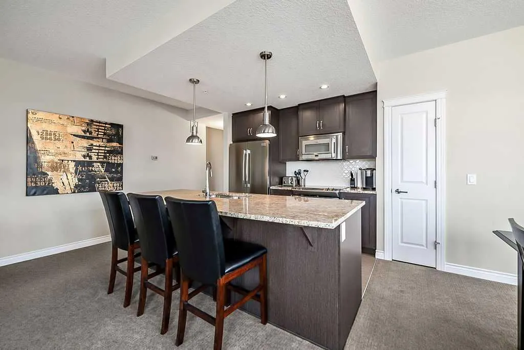 39 Quarry Gate SE #204