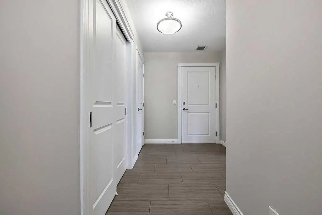 39 Quarry Gate SE #204