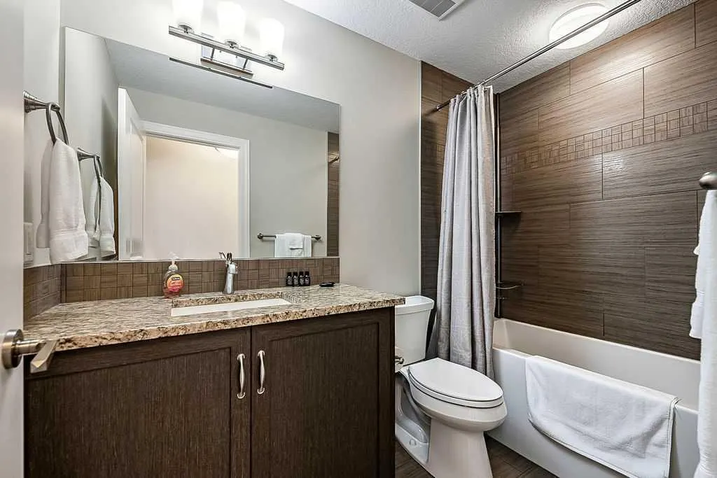 39 Quarry Gate SE #204