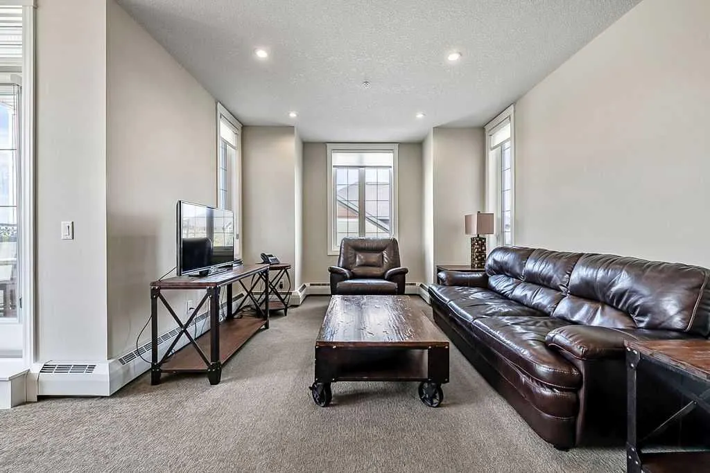 39 Quarry Gate SE #204