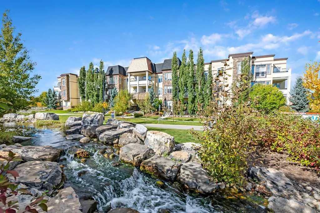 39 Quarry Gate SE #204