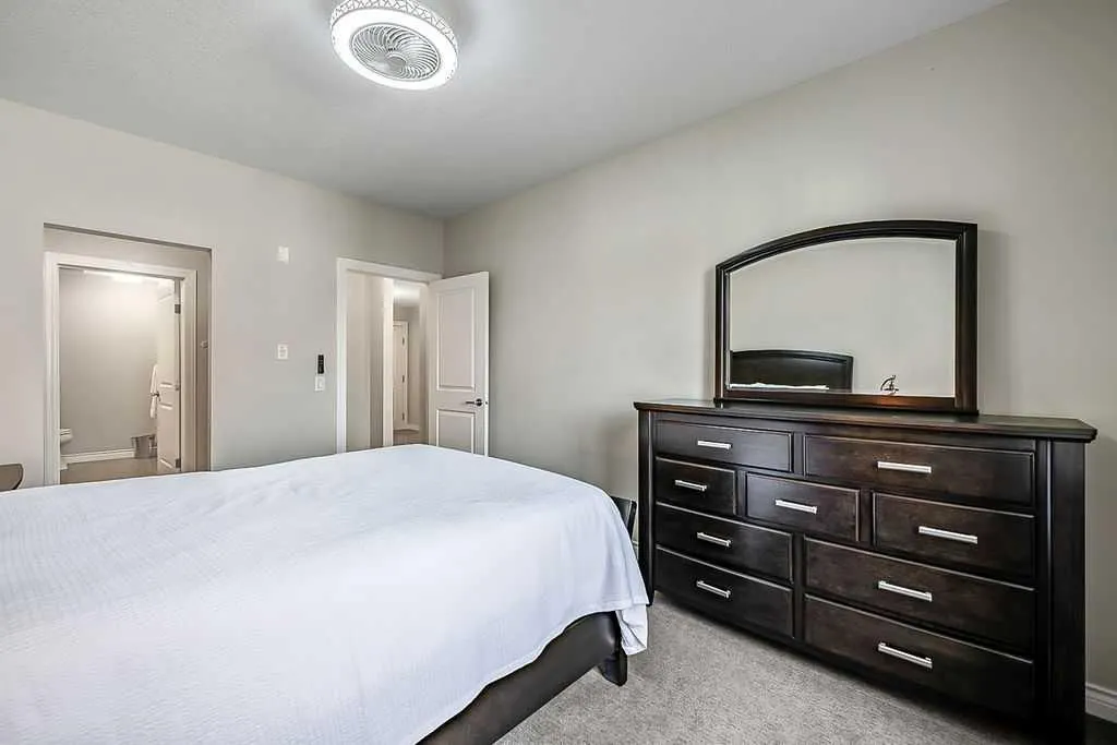39 Quarry Gate SE #204