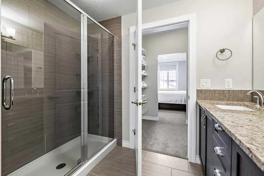 39 Quarry Gate SE #204