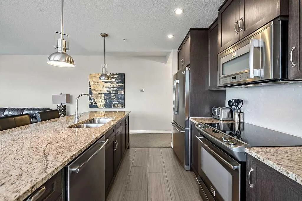 39 Quarry Gate SE #204