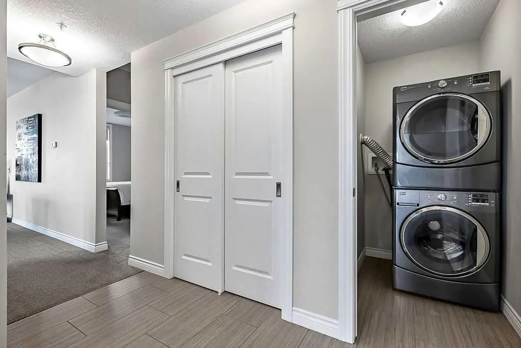 39 Quarry Gate SE #204