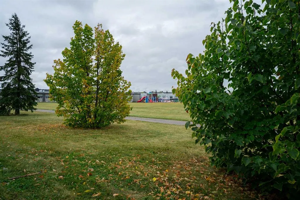 163 Rattlepan Creek Crescent