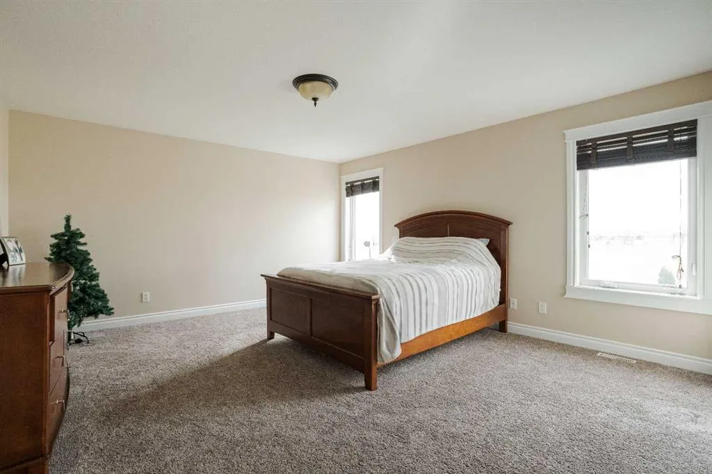 163 Rattlepan Creek Crescent
