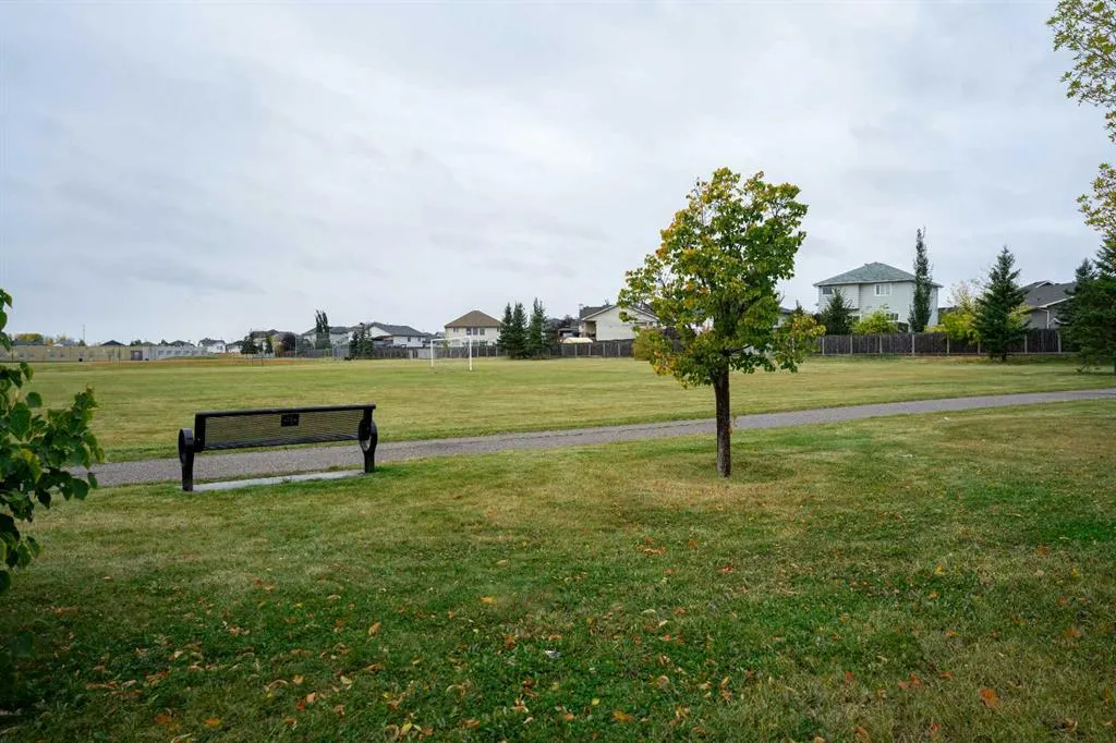 163 Rattlepan Creek Crescent