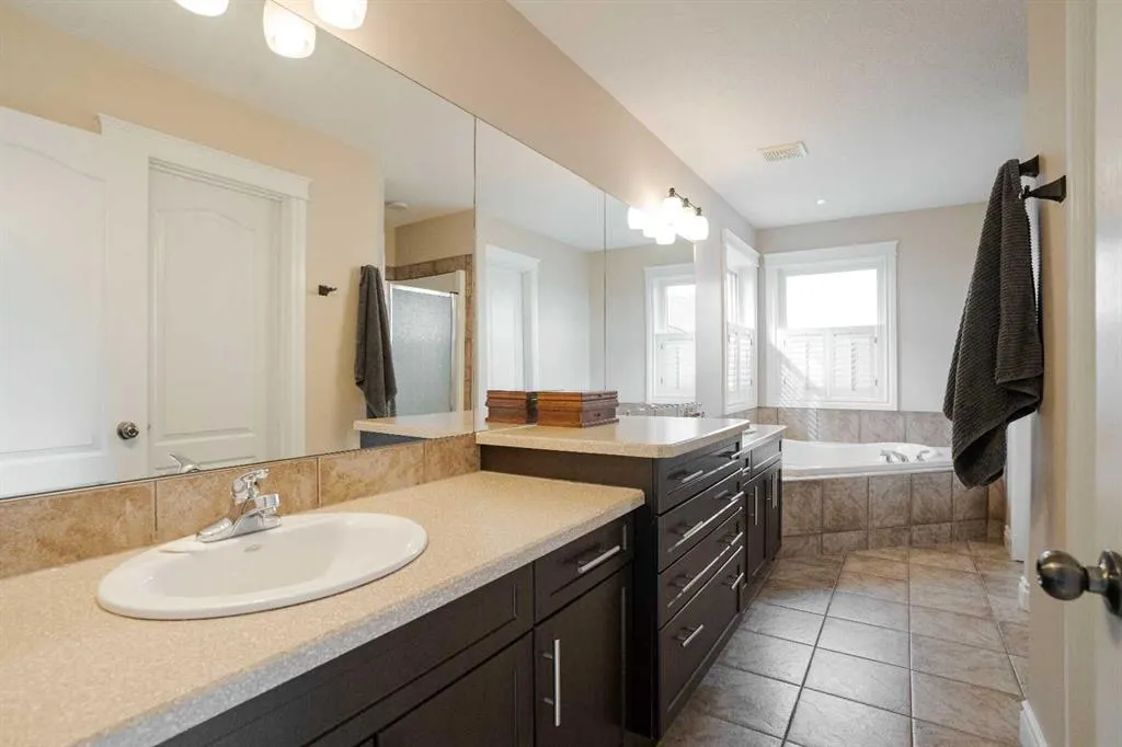 163 Rattlepan Creek Crescent