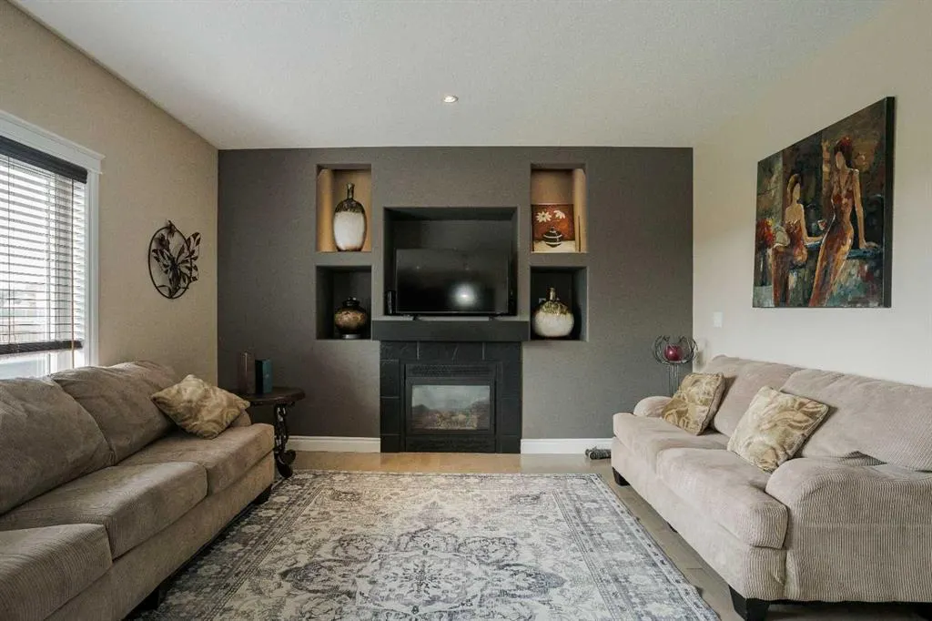 163 Rattlepan Creek Crescent