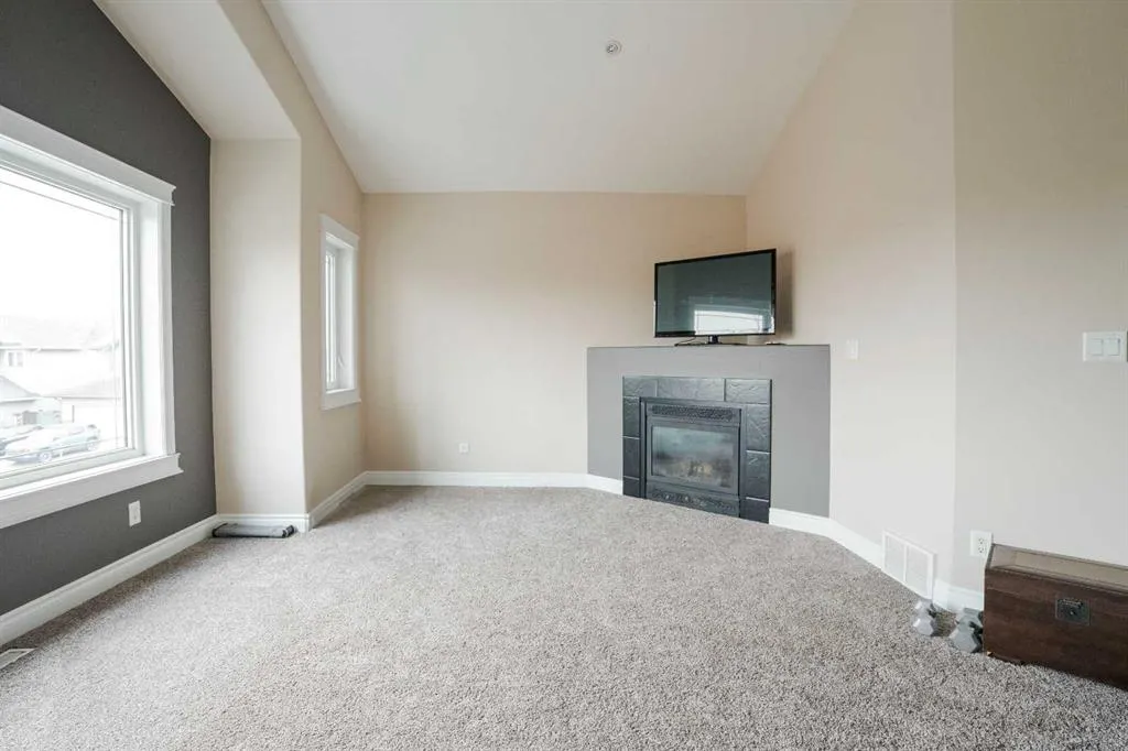 163 Rattlepan Creek Crescent