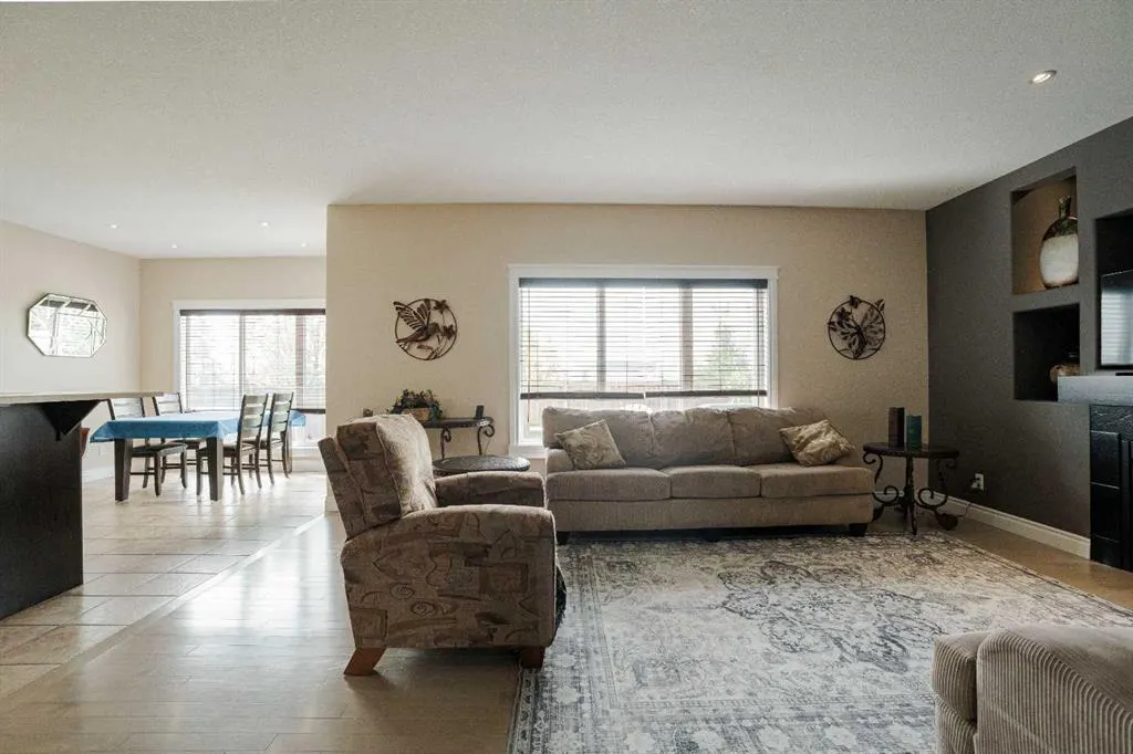 163 Rattlepan Creek Crescent