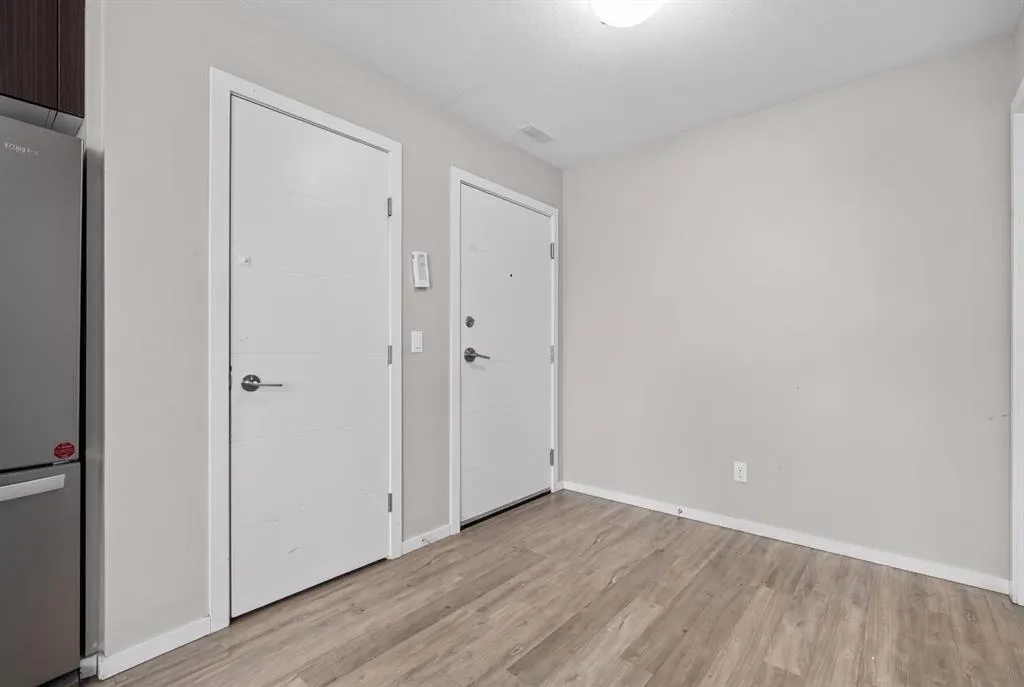 135 Redstone Walk NE #202
