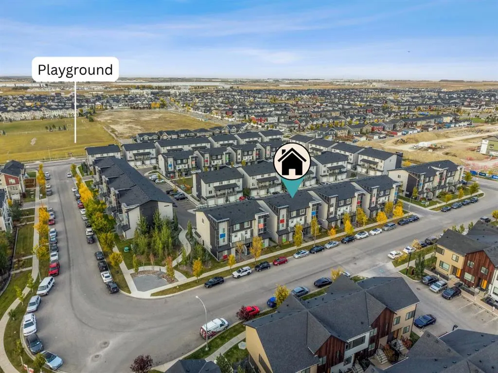 135 Redstone Walk NE #202