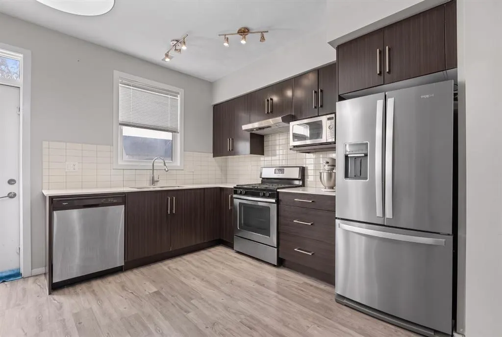 135 Redstone Walk NE #202