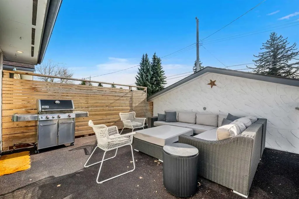 68 Lake Emerald Road SE