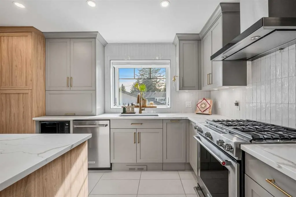 68 Lake Emerald Road SE