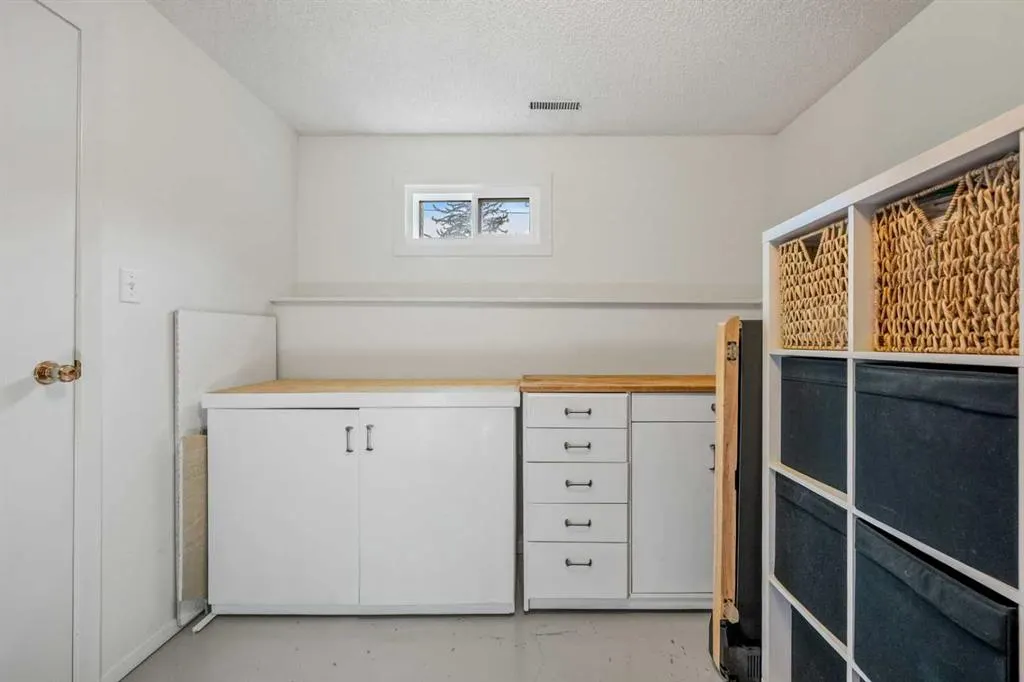 68 Lake Emerald Road SE