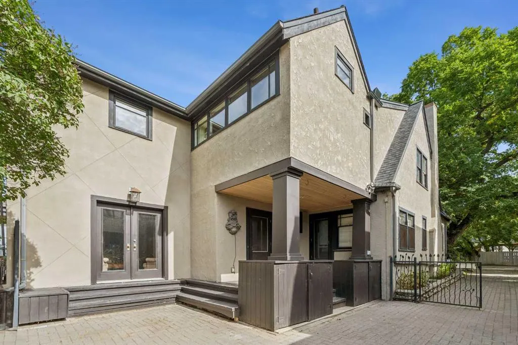 620 Rideau Road SW
