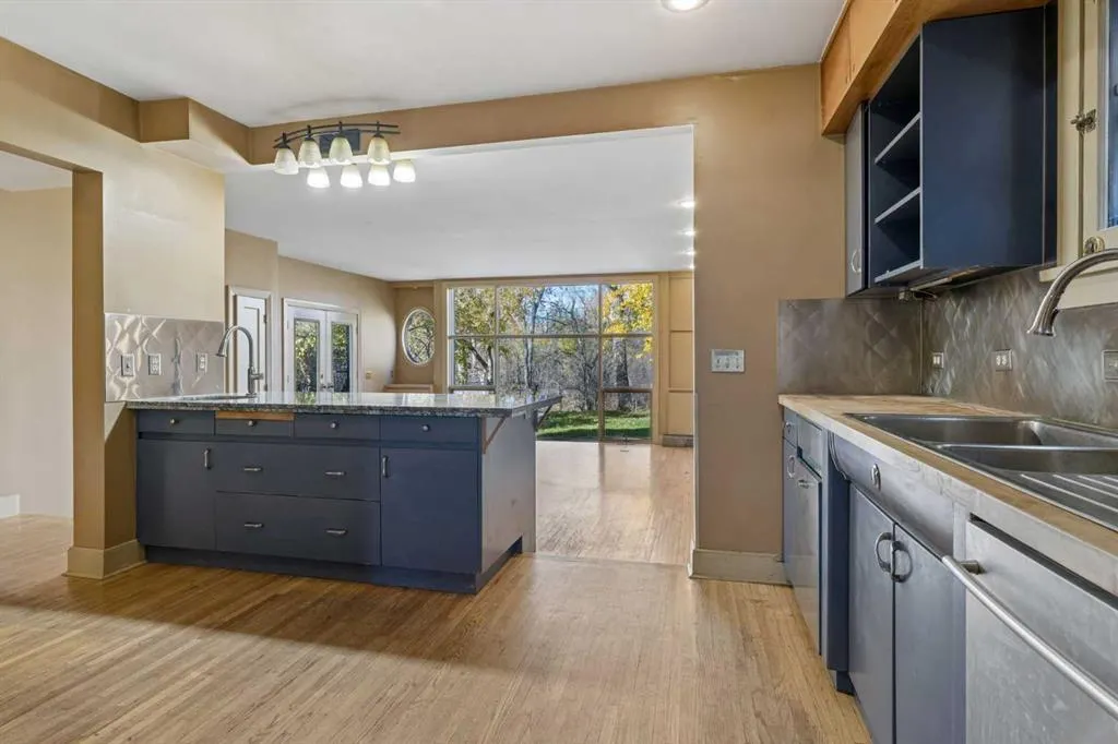 620 Rideau Road SW