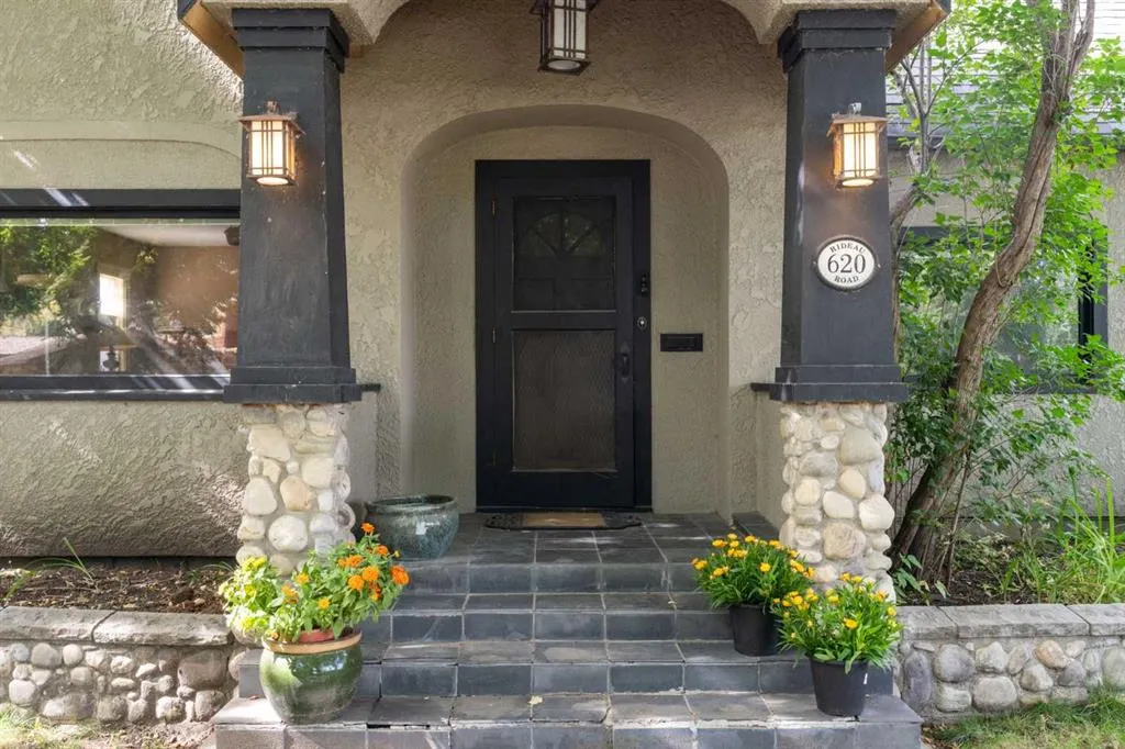 620 Rideau Road SW