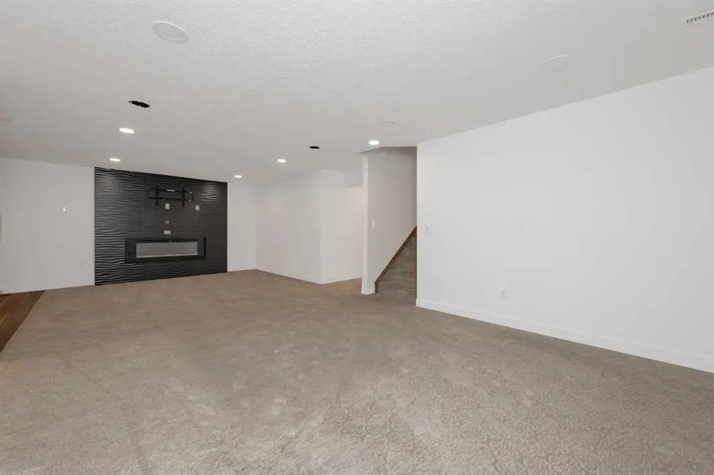 304 Evanston View NW