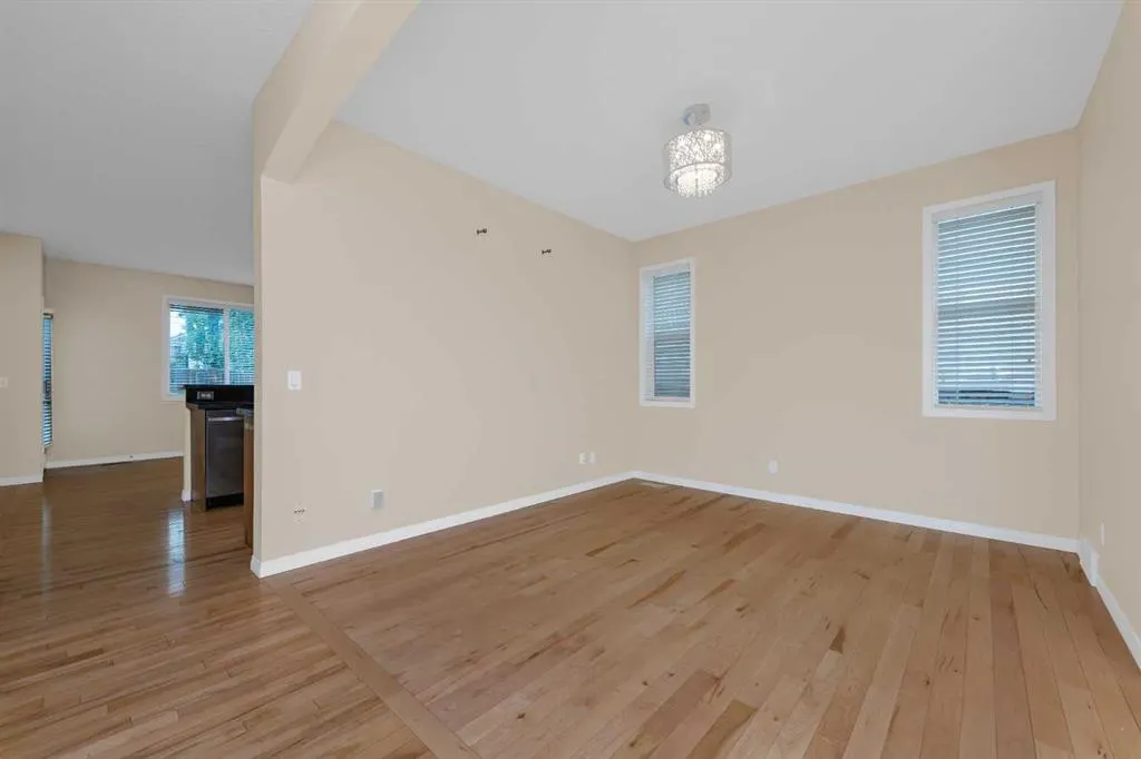 304 Evanston View NW